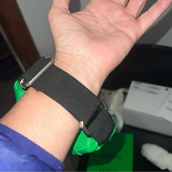 Bottega Veneta wrist pouch in parakeet green. - Picture 8 of 10